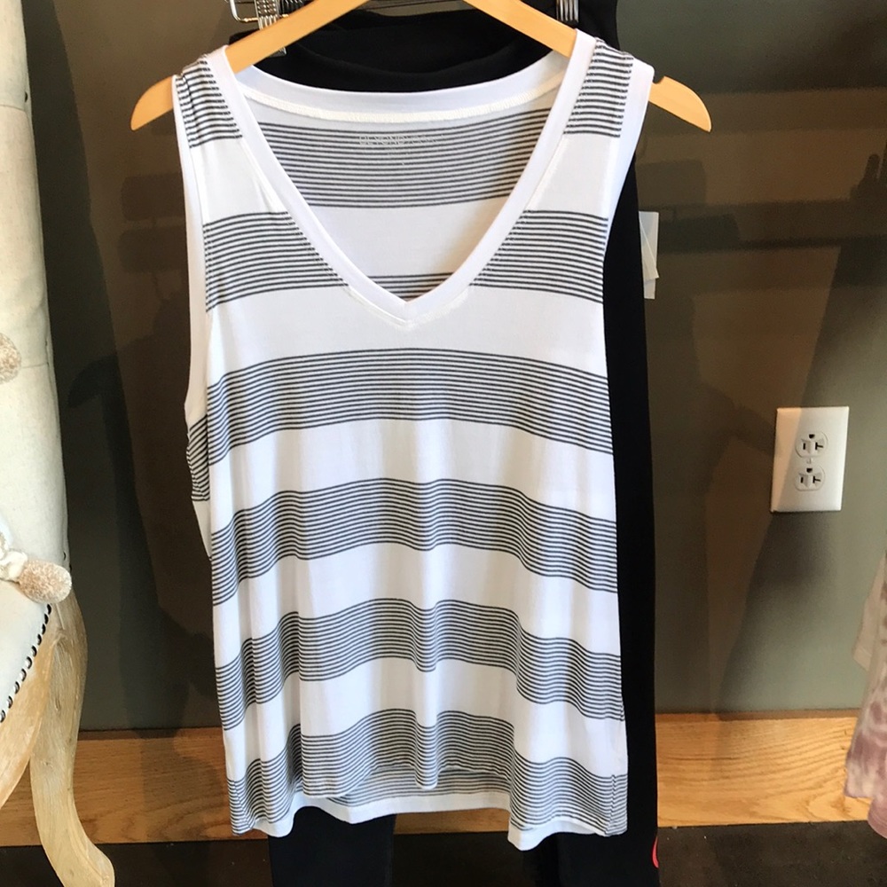 Beyond Yoga Simple V Neck